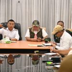 Wakil Bupati Argo Sumaiku memimpin rapat teknis penanganan banjir di Desa Togid