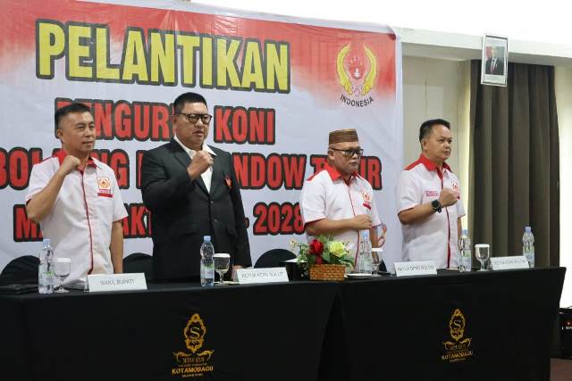 Wakil Bupati Boltim menghadiri pelantikan pengurus KONI Boltim di Hotel Sutan Raja Kotamobagu.
