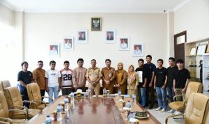 Bupati Boltim Oskar Manoppo melepas 25 peserta pelatihan satpam di Ruang Rapat Bupati, didampingi pejabat daerah dan perwakilan Dinas Tenaga Kerja, Selasa, 27 Mei 2025.