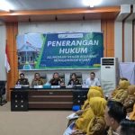 Kepala Kejaksaan Negeri Bolmong Utara, Oktafian Syah Effendi, saat menyampaikan materi penerangan hukum kepada ASN Dinas Kesehatan, Senin (2652025)