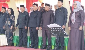 Ketua Fraksi PDI Perjuangan Dewi Zandra dan Abdul Zamad Lauma menghadiri upacara Hardiknas 2025 bersama Bupati Bolmut.