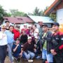 Pengurus PMI bersama Relawan foto bersama Bupati Boltim Oskar Manoppo, dilokasi giat bakti sosial desa Togid
