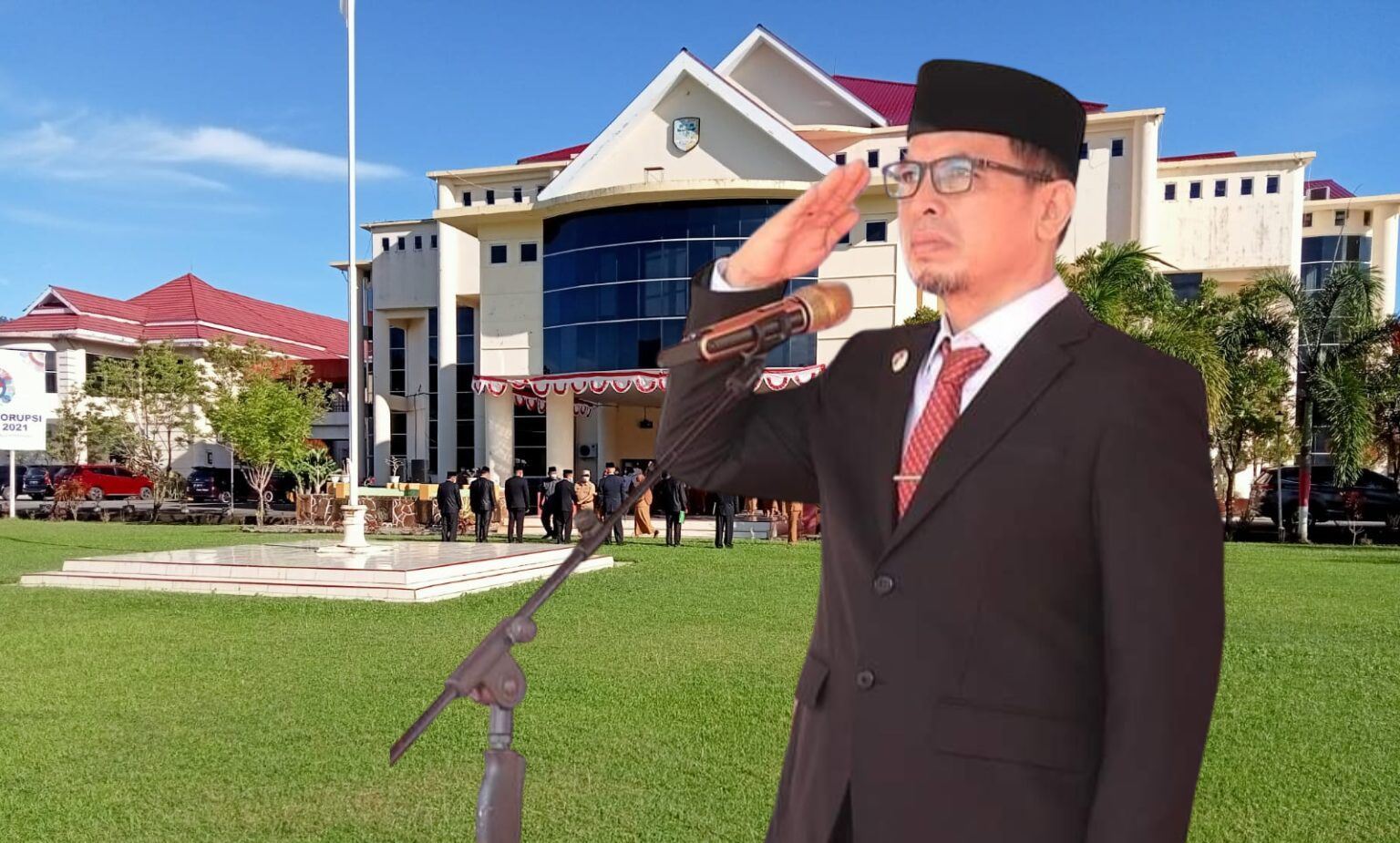 Bupati Bolmut. Dr. Sirajudin Lasena