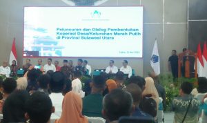 Suasana Rapat Koordinasi Percepatan Pembentukan Koperasi Desa Merah Putih yang dihadiri ratusan kepala desa dan pejabat dari berbagai daerah se-Sulawesi Utara di Manado.