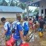Tim Gold Hunter saat menyalurkan bantuan sembako