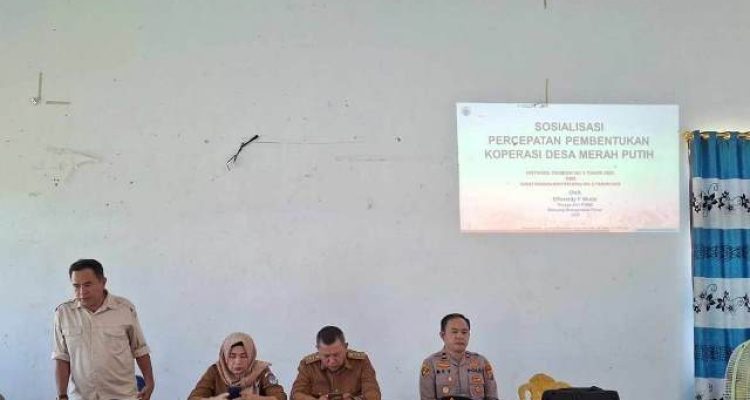 Sangadi Matabulu menghadiri sosialisasi pembentukan Koperasi Desa Merah Putih di Aula Kantor Kecamatan Nuangan.