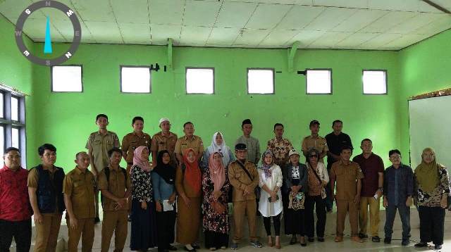 eserta sosialisasi percepatan pembentukan Koperasi Desa Merah Putih di Aula Kantor Kecamatan Tutuyan.