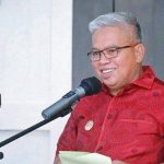Ketua PDI Perjuangan Bolmut Amin Lasena menyampaikan pesan pendidikan di Hari Pendidikan Nasional 2025