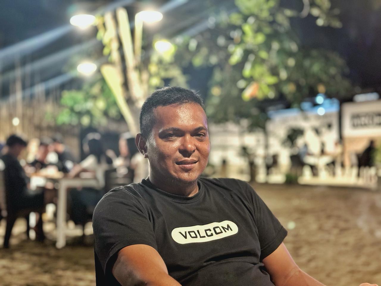 Ketua LP-K.P.K Bolmong Utara, Fadli Alamri, memberikan keterangan kepada media terkait apresiasi atas langkah Kejaksaan Negeri Bolmut dalam memulihkan keuangan negara.”