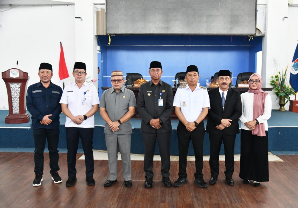 Bupati Boltim Oskar Manoppo bersama jajaran Forkopimda dan pejabat Pemkab Boltim berfoto bersama usai pelantikan Moh. Iksan Pangalima sebagai Penjabat Sekretaris Daerah.