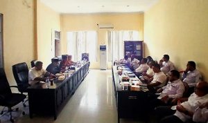 Rapat Komisi III DPRD Bolmut bersama OPD membahas progres revisi RTRW 2025 di ruang Kimisi III.
