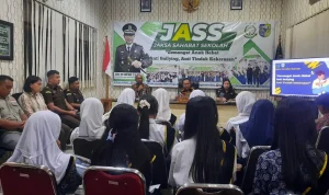 Sosialisasi program Jaksa Sahabat Sekolah di Kejari Boltara, dengan peserta Duta Pelajar Adhyaksa yang terdiri dari perwakilan siswa SMP, didampingi pejabat Dinas Pendidikan.