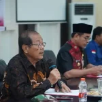 Ketua DPRD Boltara, Frangky Chendra, saat memberikan dukungan terhadap penguatan peran Satlinmas dalam Rakor yang dipimpin Bupati Sirajudin Lasena.