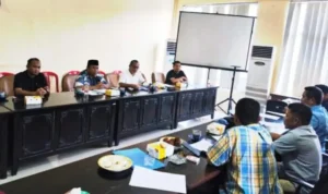 Banggar DPRD Boltara dan TAPD menggelar rapat evaluasi asistensi APBD Perubahan 2025 di ruang sidang DPRD.