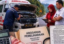 Ilustrasi ambulans RSUD Bolmut mogok di jalan dengan sorotan anggaran pemeliharaan dan dokumen keuangan