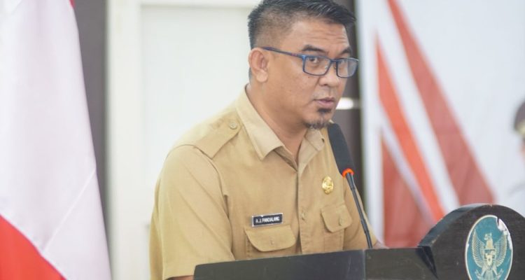 Kadis PUTR Bolmut Abdul Jalil Pandialang memberikan keterangan soal jalan Goyo rusak