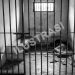 Ilustrasi sel tahanan polisi dengan jeruji besi di Polres Bolmut