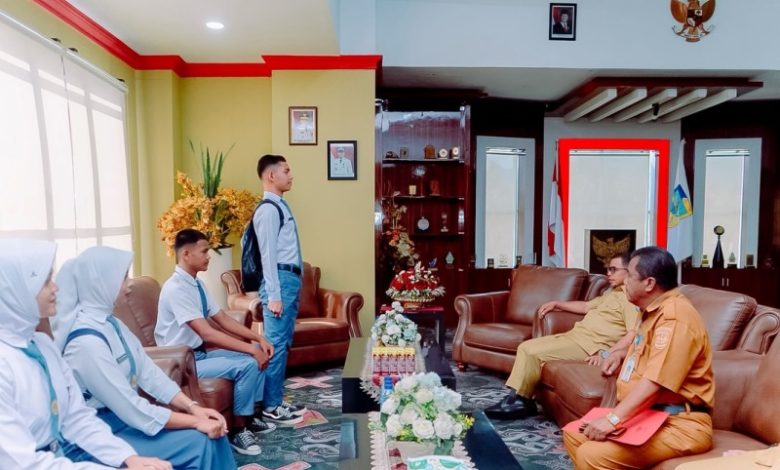 Bupati Boltara Sirajudin Lasena melepas empat calon Paskibraka utusan Bolaang Mongondow Utara menuju seleksi tingkat nasional dan Provinsi Sulawesi Utara Tahun 202