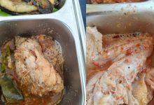 Menu ayam yang dibagikan dalam Program Makanan Bergizi Gratis (MBG) di SDN 13 Kaidipang pada Senin, (8/6/2026). Sejumlah guru menilai kuah lauk ayam terlihat berbusa dan memiliki rasa asam yang tidak biasa. Pihak sekolah mengaku seorang guru serta beberapa siswa mengalami diare setelah mengonsumsi menu tersebut. (Foto: Istimewa)