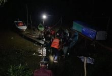 Tim gabungan mengevakuasi jenazah Aiptu Sumaryanto di Sungai Desa Tumbang Kalemei, Katingan, Minggu (5/7/2026).